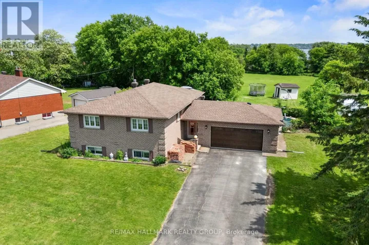 17 SUNNYMEDE AVENUE, Prescott, Ontario K0E1T0