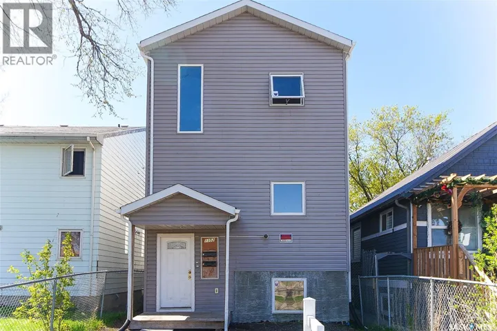 1352 Angus STREET, Regina, Saskatchewan S4T1Y8
