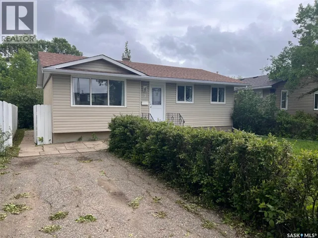 9 Carmichael BAY, Regina, Saskatchewan S4R0C7