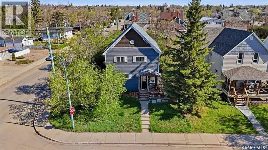 174 Ominica STREET W, Moose Jaw, Saskatchewan S6H1X2