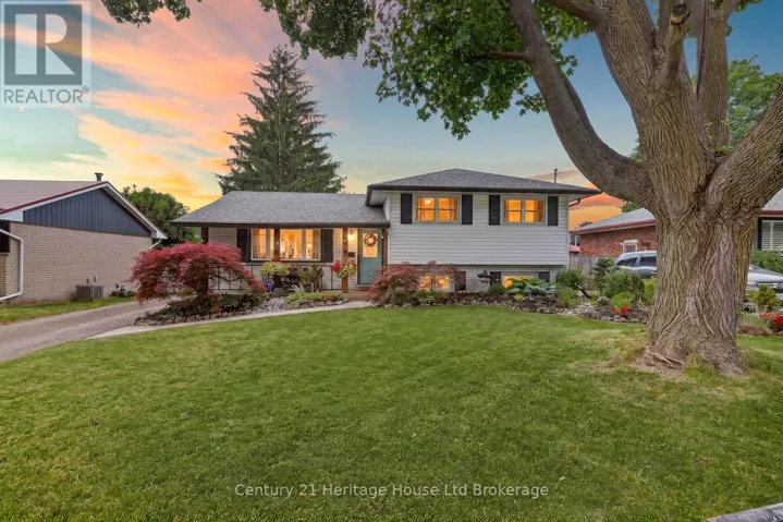 78 LYNDALE CRESCENT, Woodstock (Woodstock - North), Ontario N4S7S9