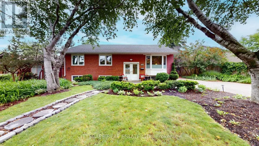 79 PAPERBIRCH DRIVE, Toronto (Banbury-Don Mills), Ontario M3C2E6