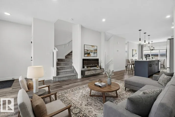 2937 COUGHLAN GR SW, Edmonton, Alberta T6W3X6