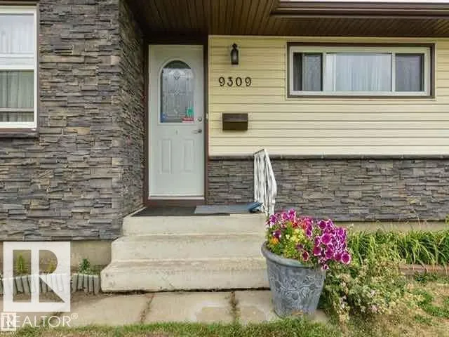 9309 163 ST NW, Edmonton, Alberta T5R2P4
