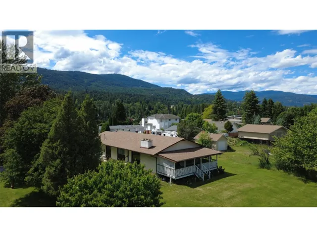1003 Bridgeview Crescent, Castlegar, British Columbia V1N4K9