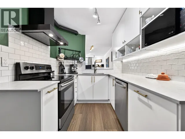 102 509 CARNARVON STREET, New Westminster, British Columbia V3L5S4