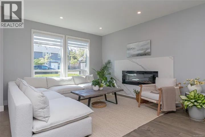 909 Bank St, Victoria, British Columbia V8S4B1