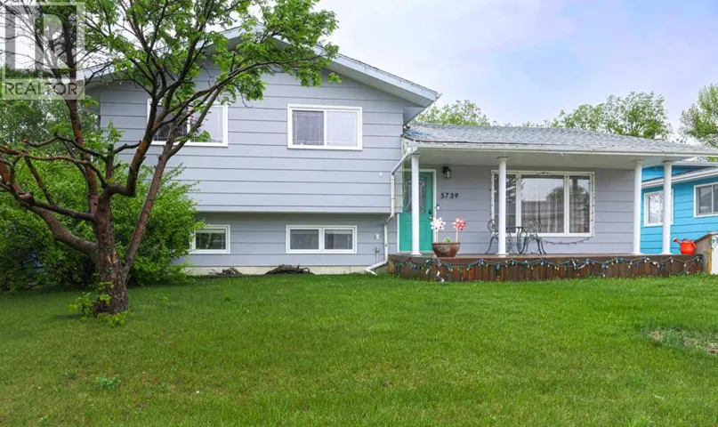 5739 55 Street, Rocky Mountain House, Alberta T4T1J7