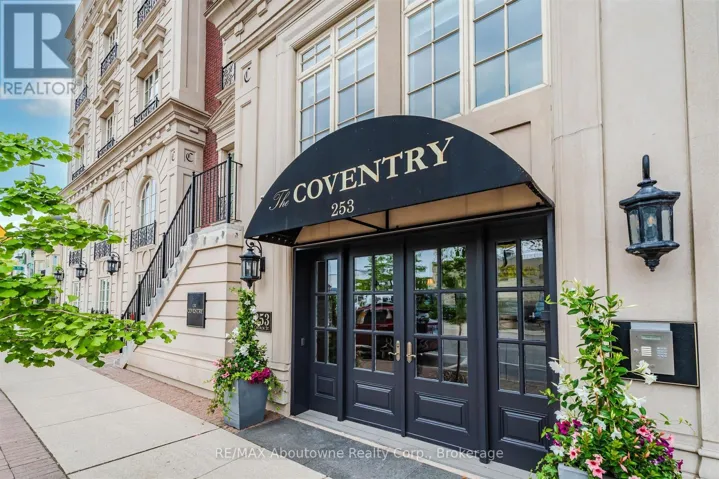 402 - 253 CHURCH STREET, Oakville (OO Old Oakville), Ontario L6J1N7