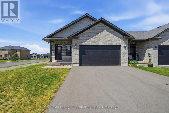 17 RAYCROFT DRIVE, Belleville (Thurlow Ward), Ontario K8N0R5