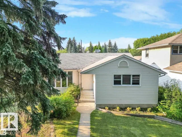14612 93 Ave NW NW, Edmonton, Alberta T5R5G6