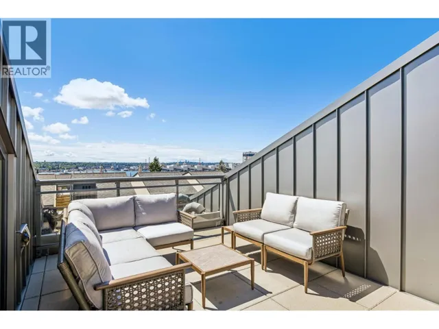 129 649 E 3RD STREET, North Vancouver, British Columbia V7L1G6