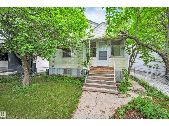 9624 77 AV NW, Edmonton, Alberta T6C0M5