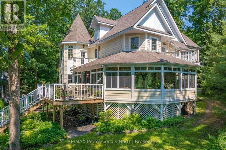 22 KNOWLES CRESCENT E, Seguin, Ontario P0C1J0