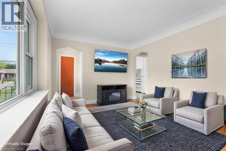 128 EAST 39TH Street, Hamilton, Ontario L8V4H3