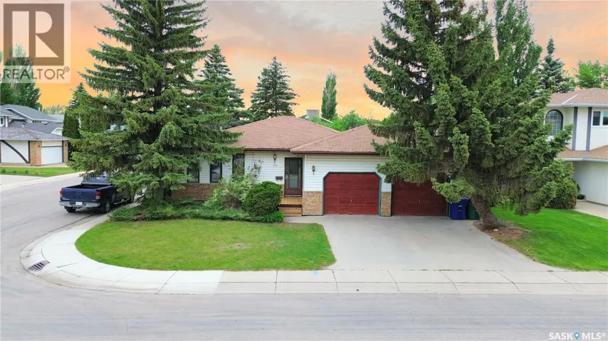 302 Swan LANE, Saskatoon, Saskatchewan S7J5B5