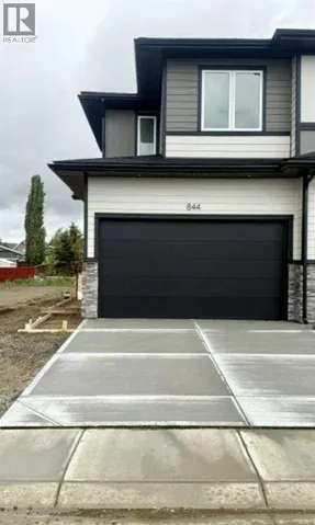 844 Beckner Street, Carstairs, Alberta T0M0N0