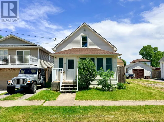 19 SANTONE AVENUE, Welland (Broadway), Ontario L3C2J5