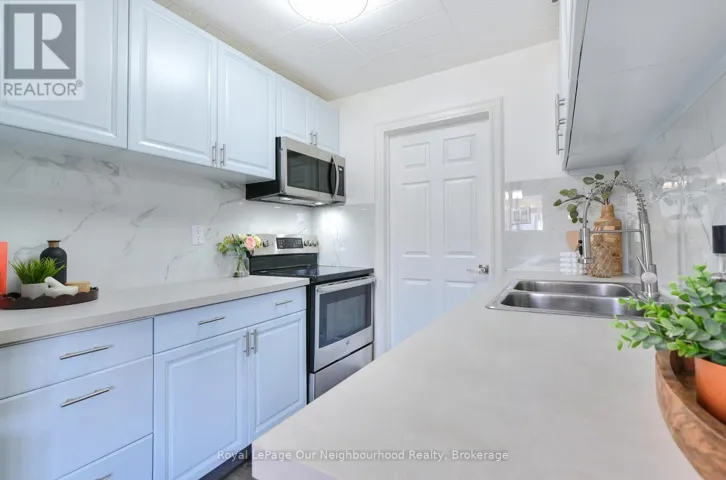 2 - 540 MARY STREET E, Whitby (Downtown Whitby), Ontario L1N2R1