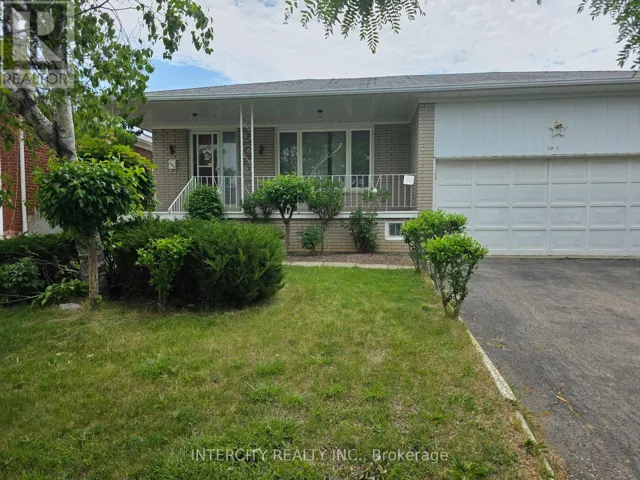 7030 DARCEL AVENUE, Mississauga (Malton), Ontario L4T2W8