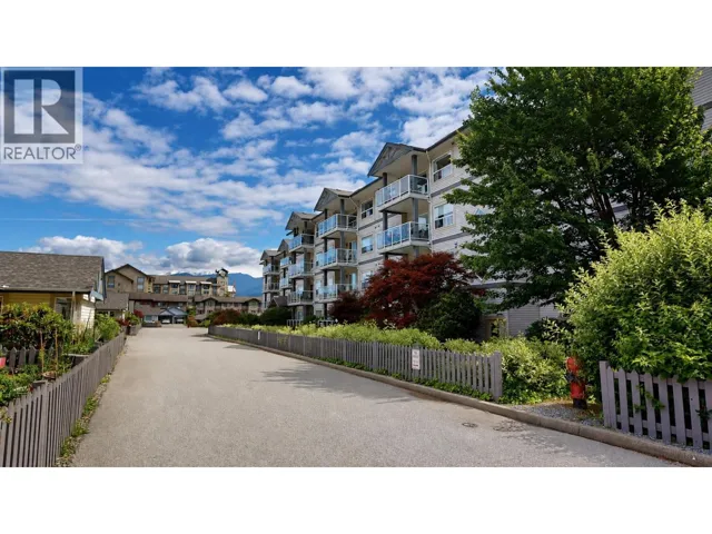 107 1203 PEMBERTON AVENUE, Squamish, British Columbia V8B0J7
