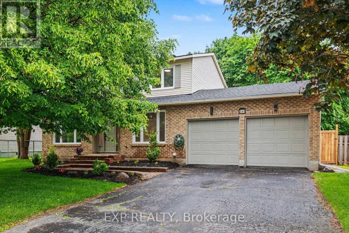 241 ANGLEHART AVENUE, Ottawa, Ontario K1E2V7
