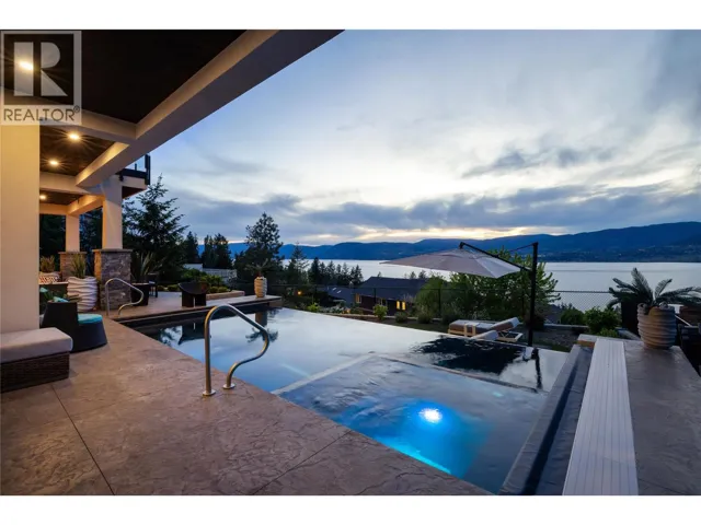 392 Stellar Drive, Kelowna, British Columbia V1W4K4