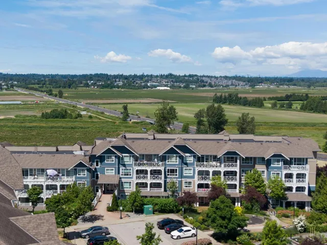 416 16380 64 AVENUE, Surrey, British Columbia V3S6X6