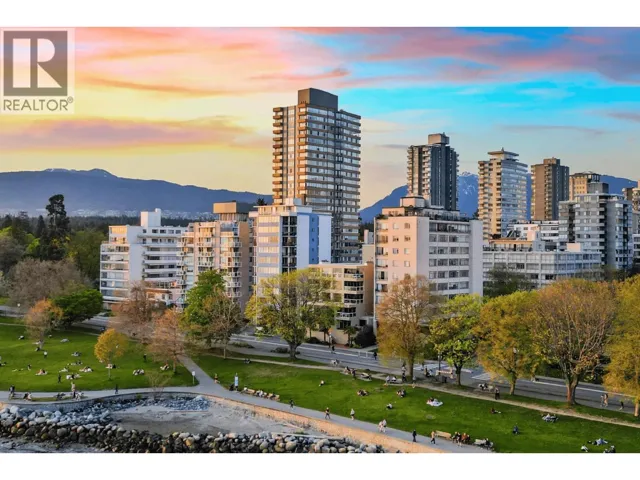2501 2055 PENDRELL STREET, Vancouver, British Columbia V6G1T9