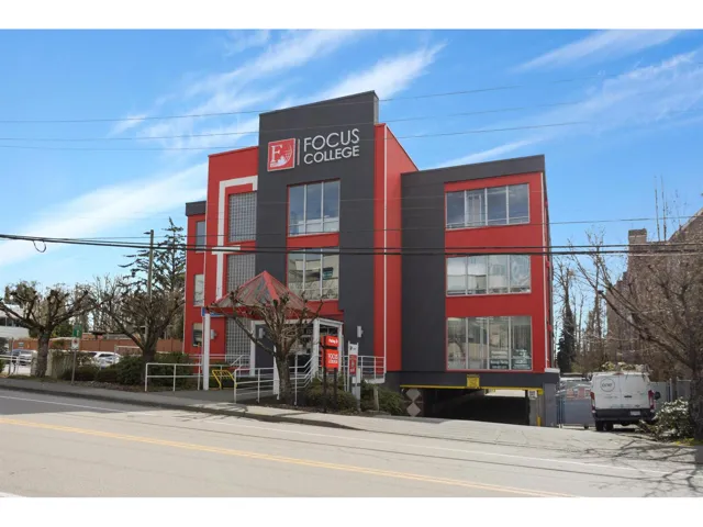 214 13710 94A AVENUE, Surrey, British Columbia V3V1N1