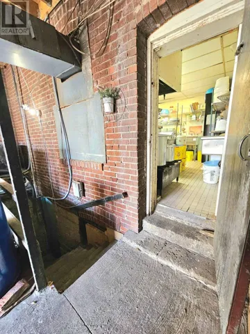 1768 ST CLAIR AVENUE W, Toronto (Weston-Pellam Park), Ontario M6N1J3