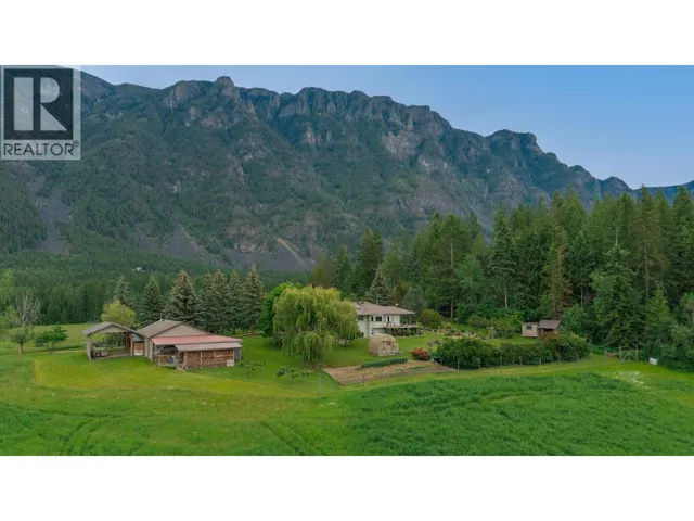 3319 Lloyd Road, Canyon, British Columbia V0B1C1