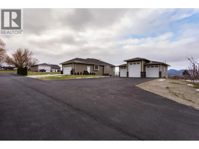 833 McCurdy Road E, Kelowna, British Columbia V1X8G3