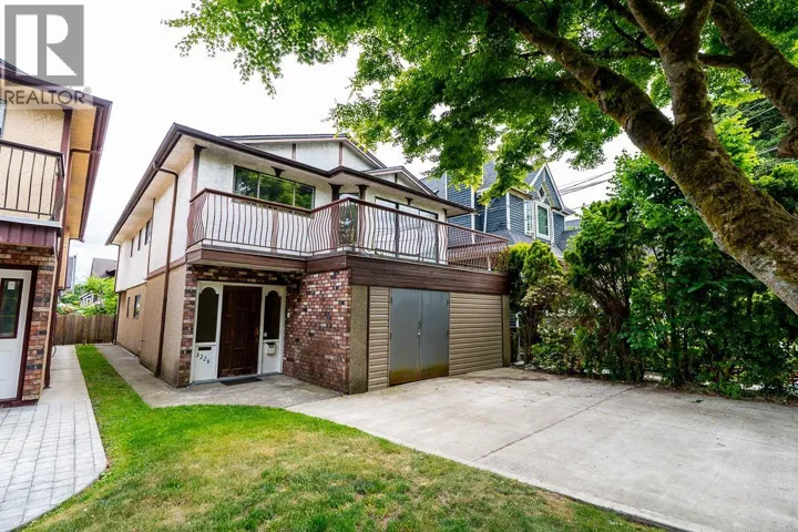 3226 W 5TH AVENUE, Vancouver, British Columbia V6K1V4