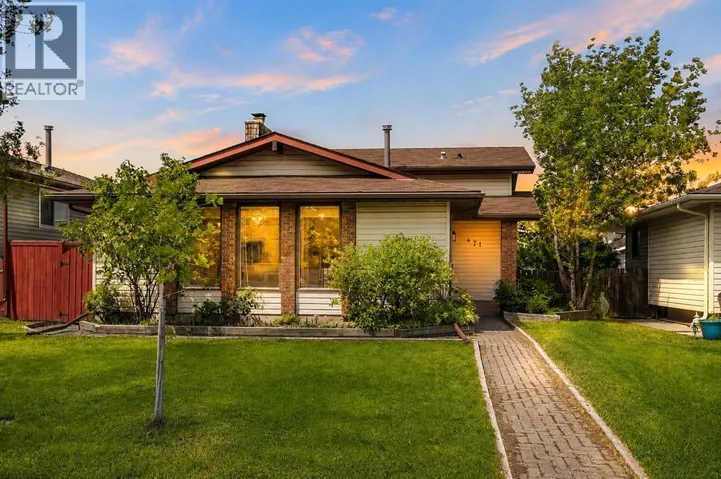 471 Berkley Crescent NW, Calgary, Alberta T3K1A9