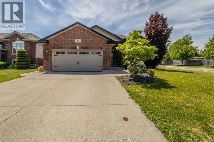 37 ANTONIO COURT, Leamington, Ontario N8H5P8