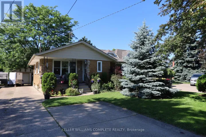 9 CECIL STREET, St. Catharines (Lakeport), Ontario L2N4B3