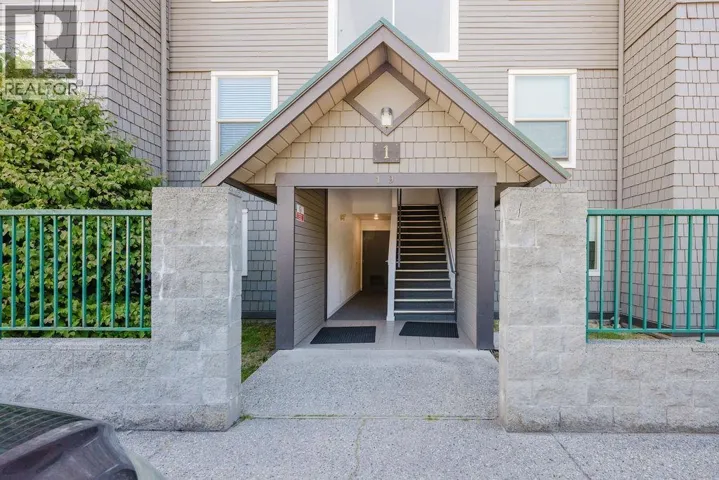 2 622 FARNHAM ROAD, Gibsons, British Columbia V0N1V8