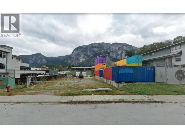 37718 THIRD AVENUE, Squamish, British Columbia V8B1C3