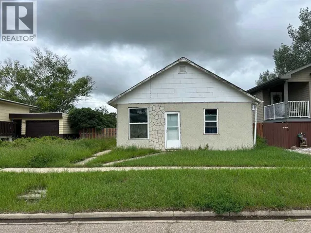 822 2 Street SE, Redcliff, Alberta T0J2P0