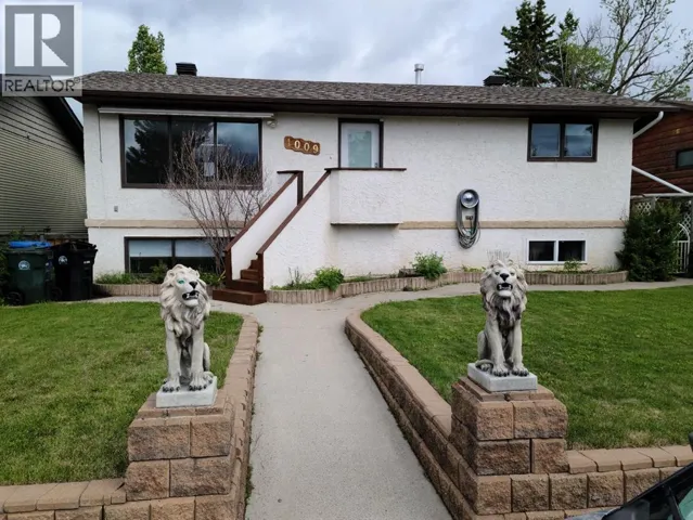 1009 1 Street NE, Sundre, Alberta T0M1X0
