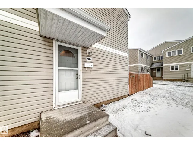 9D CASTLE TC NW, Edmonton, Alberta T5X2E6