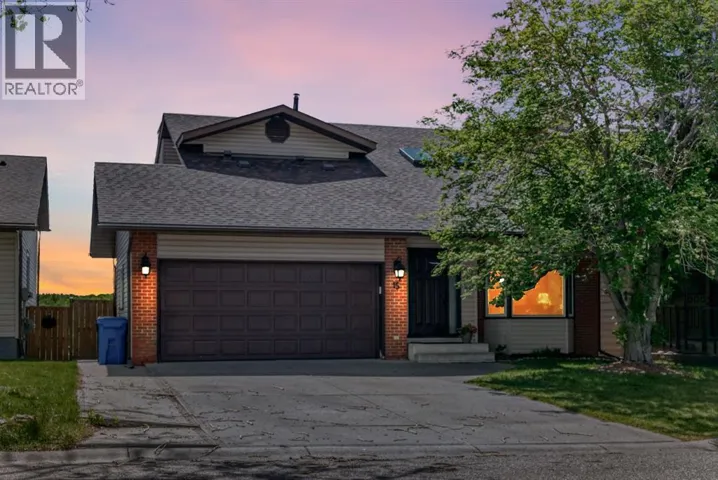 15 Hawkcliff Way NW, Calgary, Alberta T3G2R8