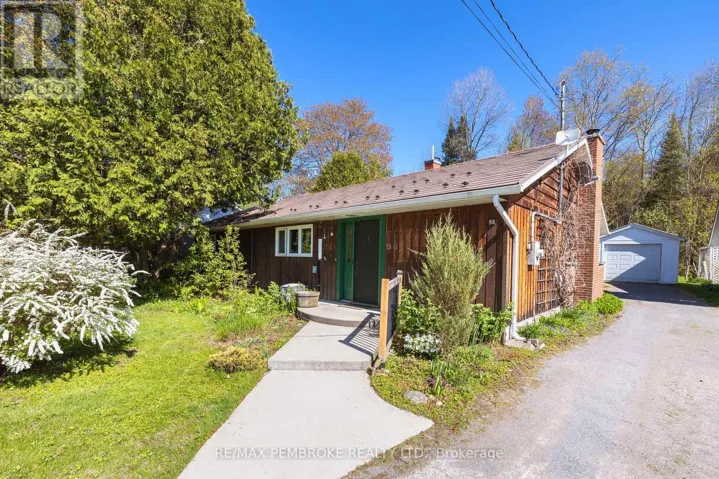 98 GLENDALE AVENUE, Deep River, Ontario K0J1P0