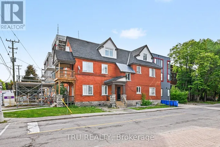 351 FRIEL STREET, Ottawa, Ontario K1N7W7