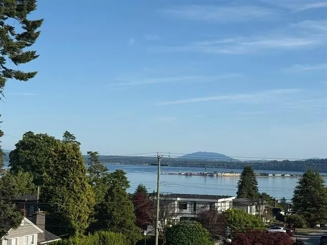 1243 PARKER STREET, White Rock, British Columbia V4B4S2