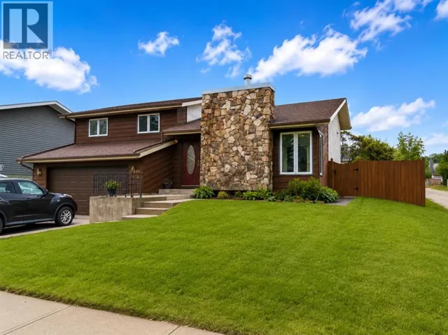 5756 55 Street, Rocky Mountain House, Alberta T4T1J7