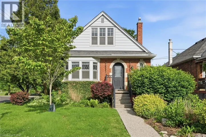 153 PARKVIEW Drive, Hamilton, Ontario L8S3Y4