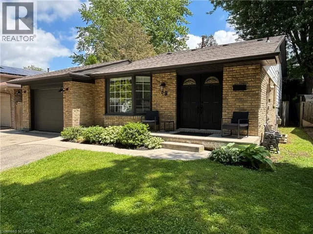 39 FORESTGATE Drive, Hamilton, Ontario L9C6A4