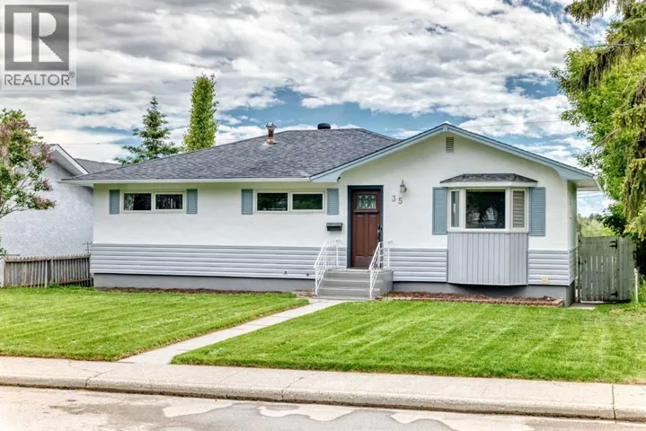35 Collingwood Place NW, Calgary, Alberta T2L0R1